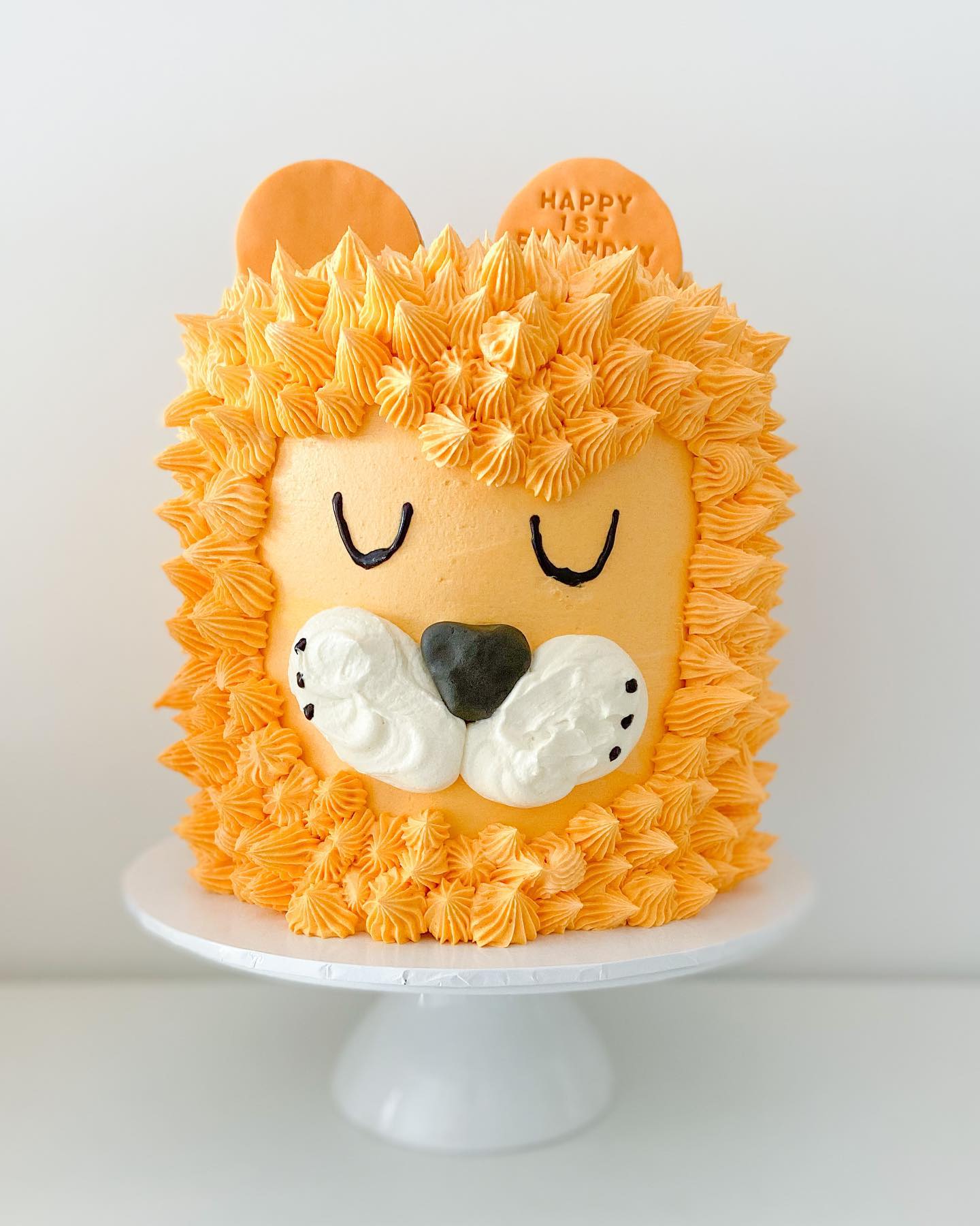 My attempt at a lion birthday cake as requested by my 5yo nephew. :  r/cakedecorating